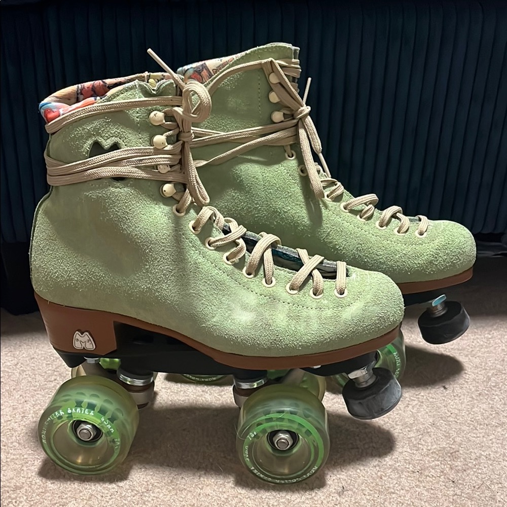 Green moxi lollys